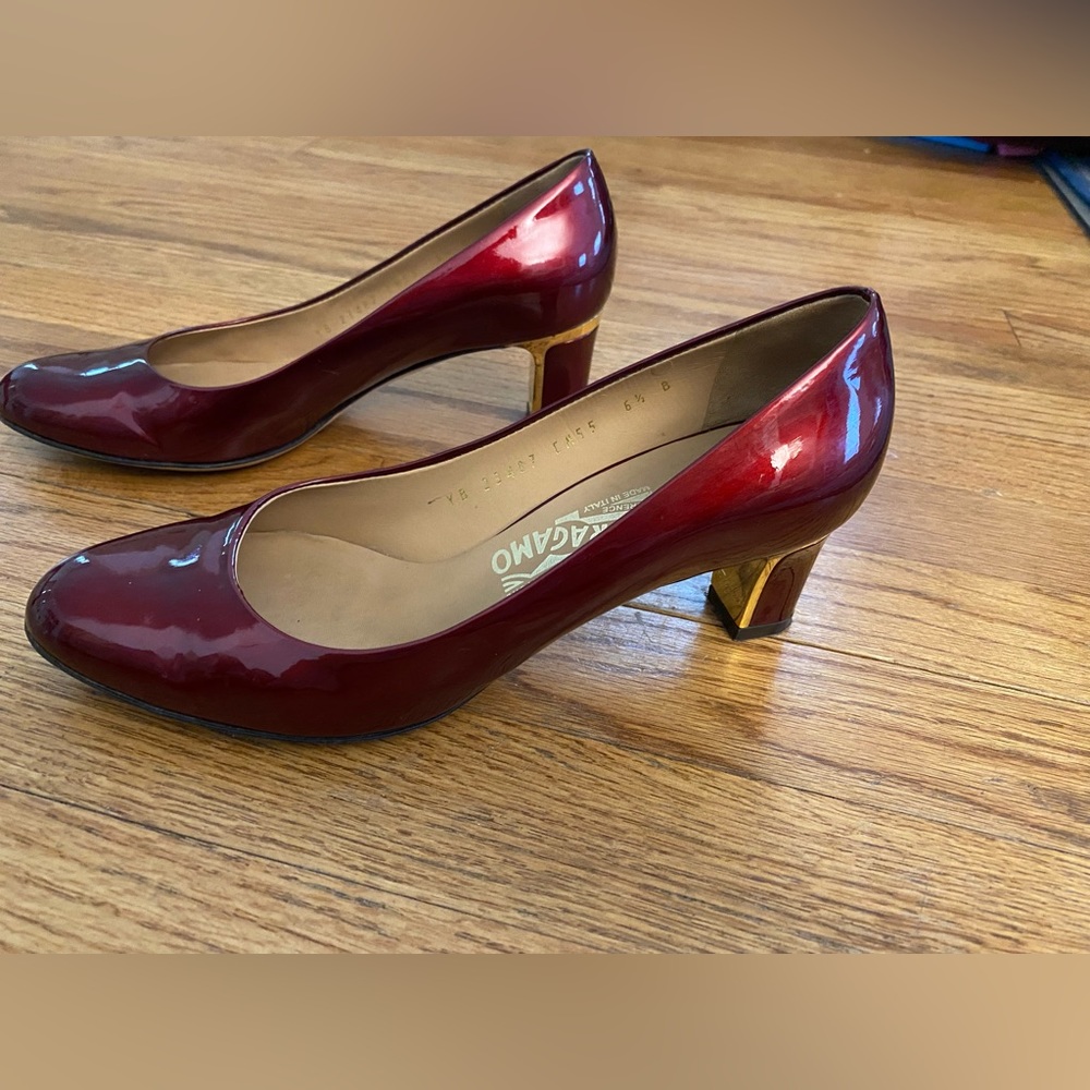 Salvatore Ferragamo Tamina Patent Leather Pumps - size 6.5
